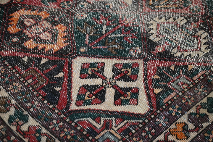 black Medium rug 5' 3" x 7' 0"
