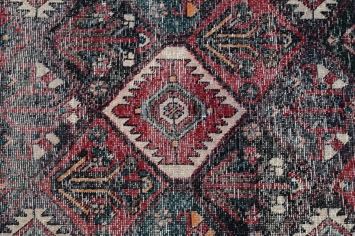 black Medium rug 5' 3" x 7' 0"