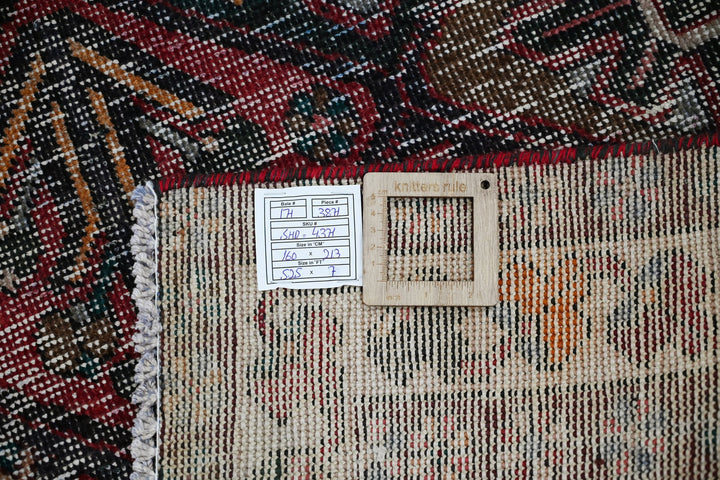 black Medium rug 5' 3" x 7' 0"