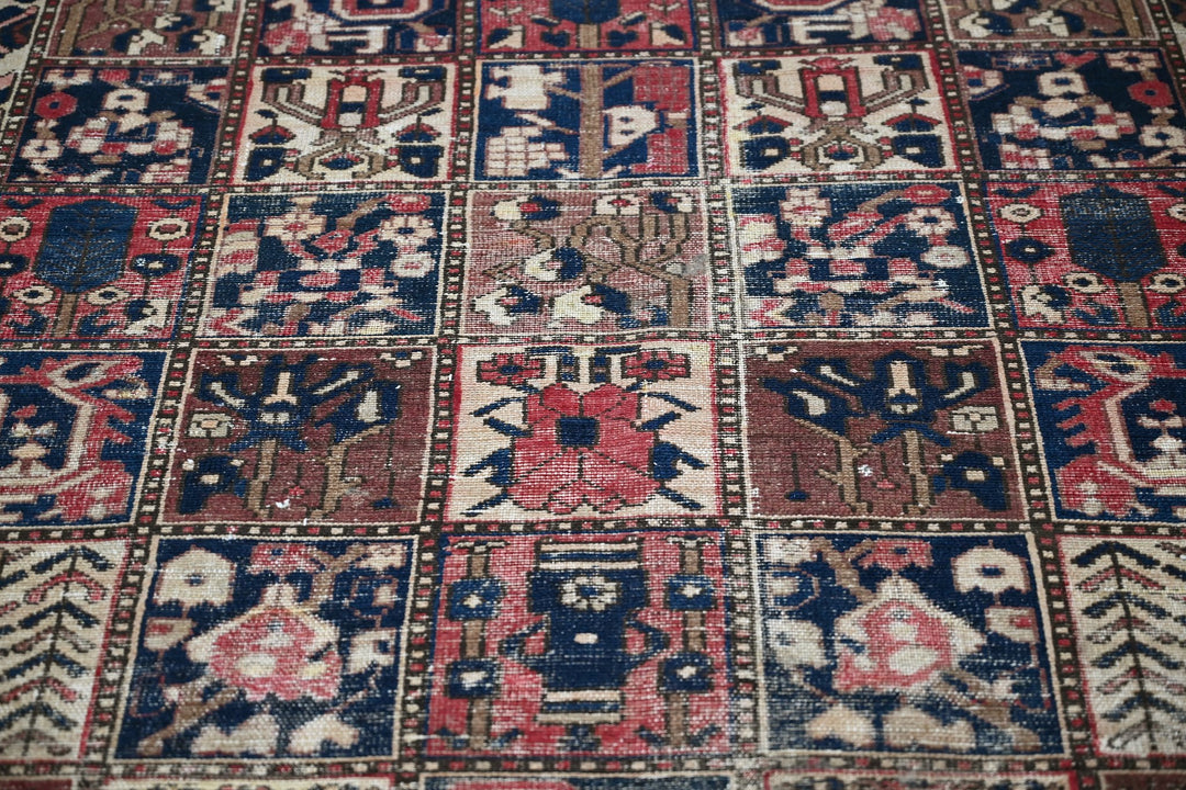 brown Large rug 4' 9" x 9' 7"