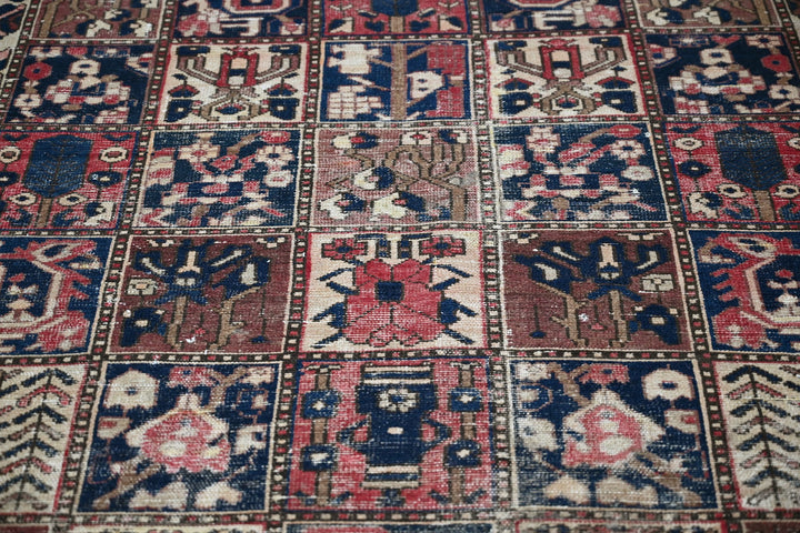 brown Large rug 4' 9" x 9' 7"