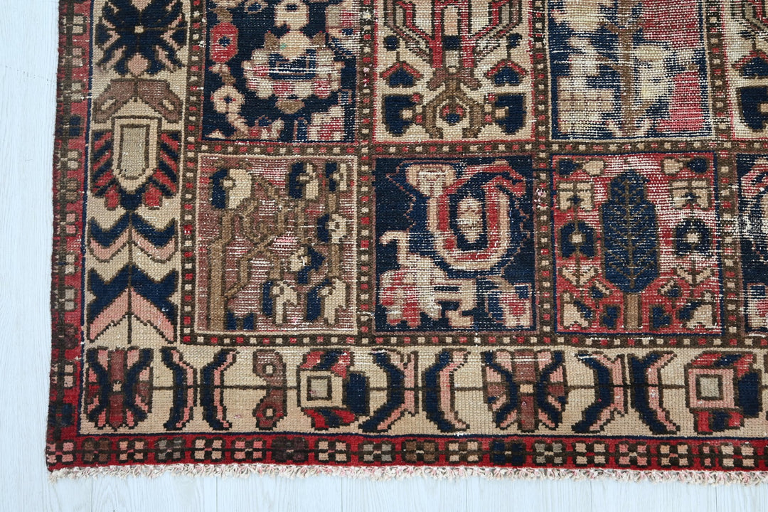 brown Large rug 4' 9" x 9' 7"
