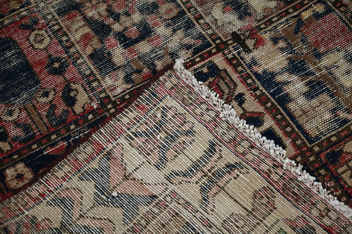 brown Large rug 4' 9" x 9' 7"
