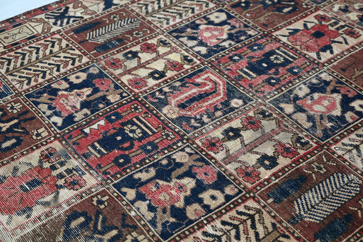 brown Large rug 4' 9" x 9' 7"