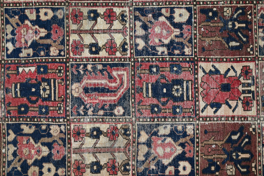 brown Large rug 4' 9" x 9' 7"