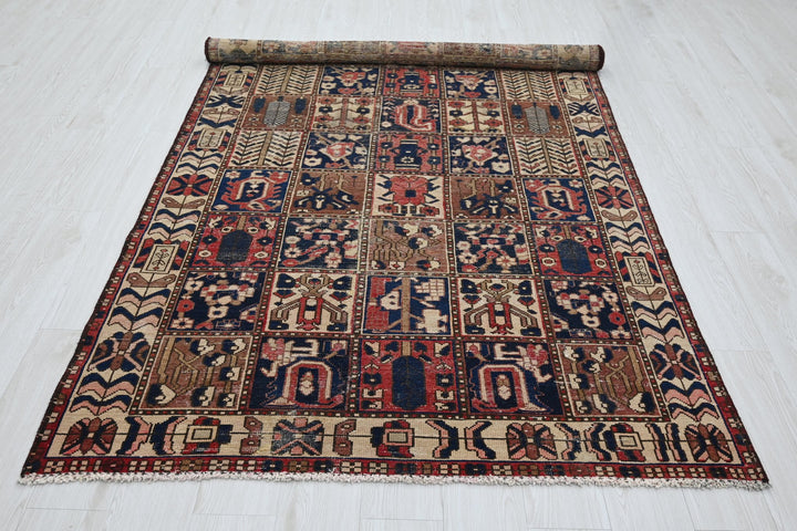 brown Large rug 4' 9" x 9' 7"