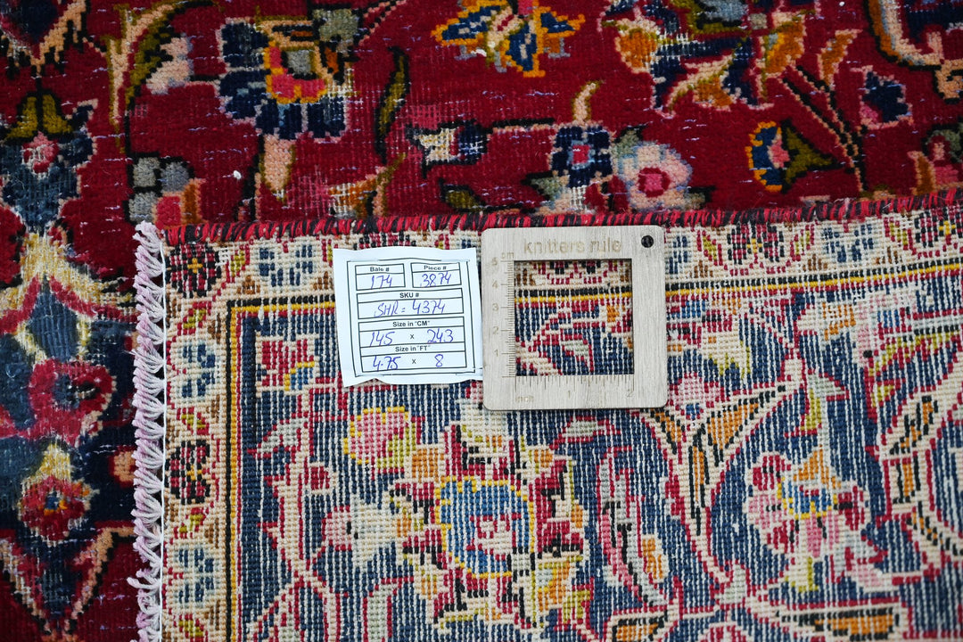 red Medium rug 4' 9" x 8' 0"