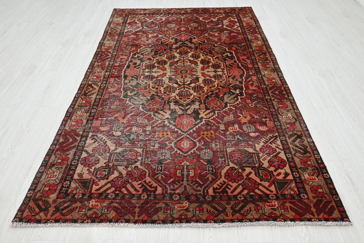 red Medium rug 5' 0" x 8' 4"