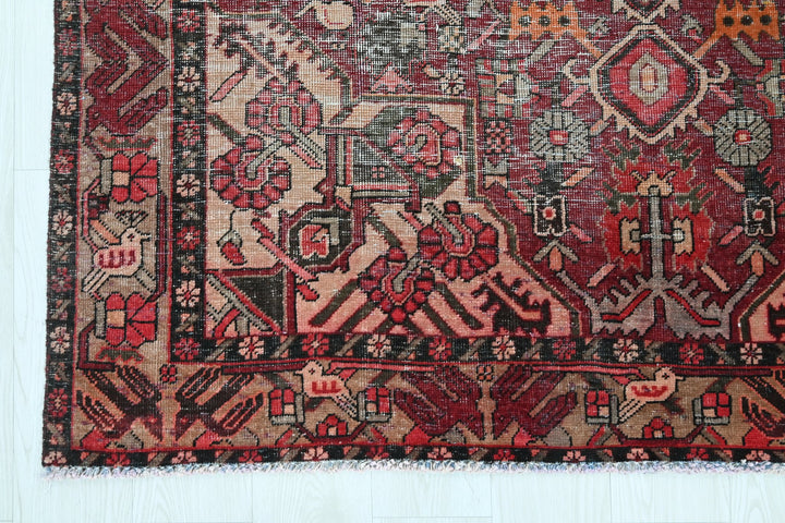 red Medium rug 5' 0" x 8' 4"