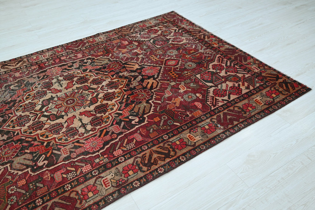 red Medium rug 5' 0" x 8' 4"