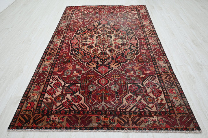 red Medium rug 5' 0" x 8' 4"