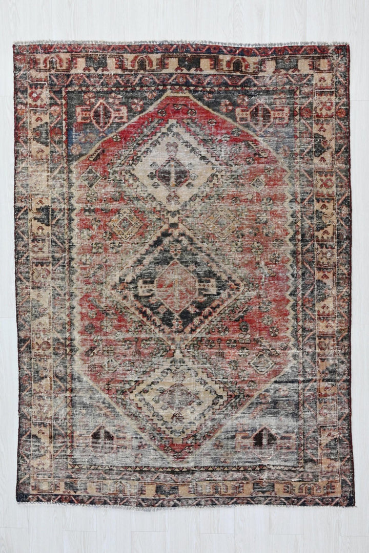 brown Medium rug 4' 9" x 6' 4"