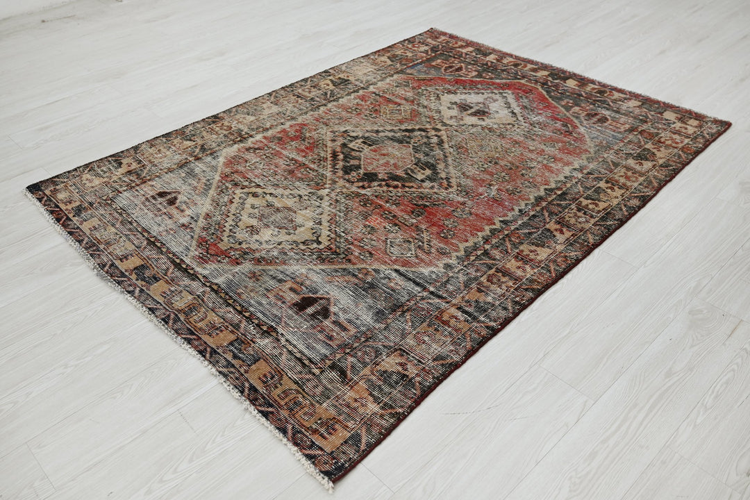 brown Medium rug 4' 9" x 6' 4"