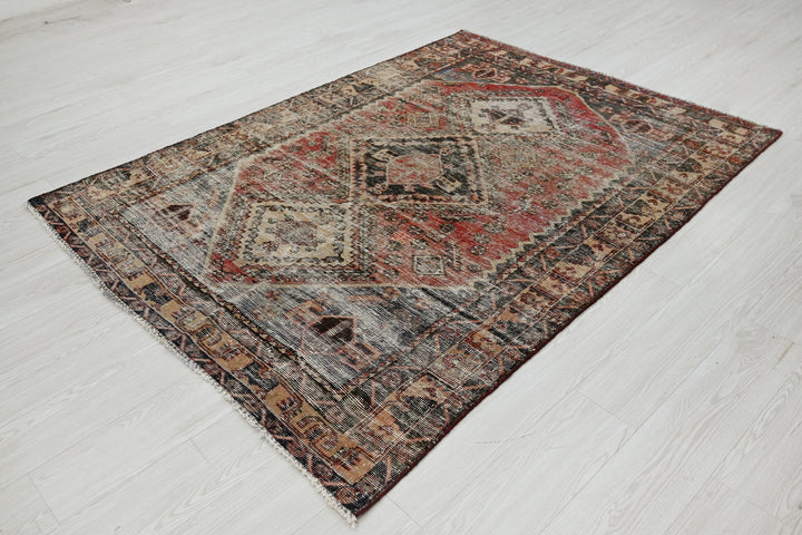 brown Medium rug 4' 9" x 6' 4"
