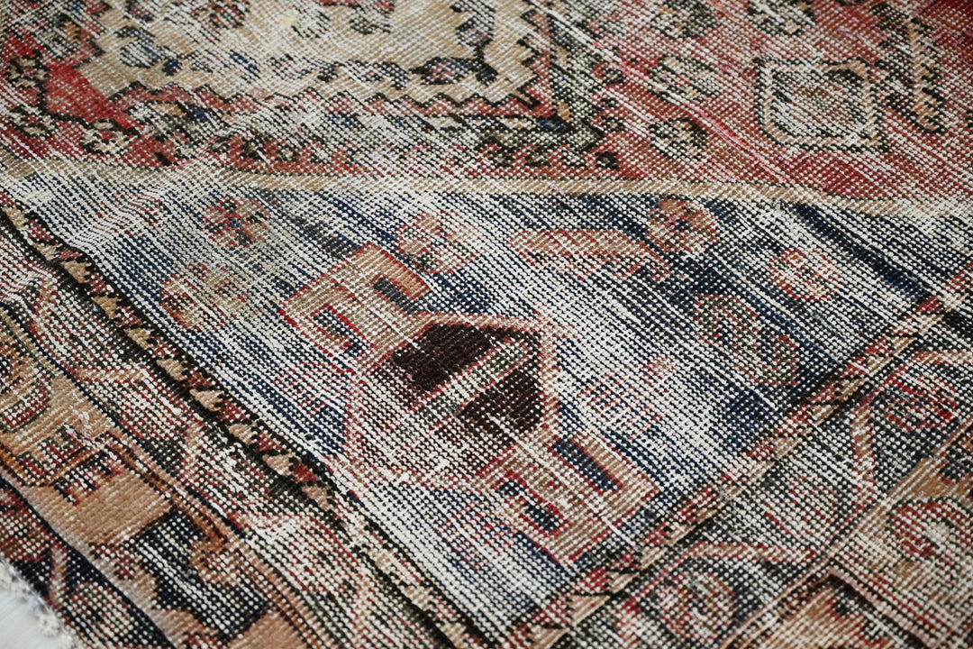 brown Medium rug 4' 9" x 6' 4"