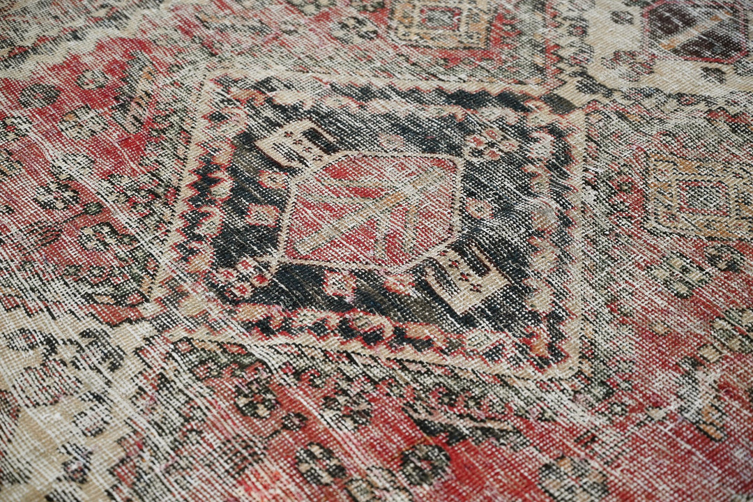 brown Medium rug 4' 9" x 6' 4"