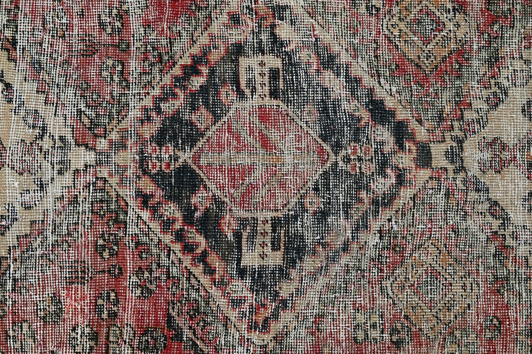 brown Medium rug 4' 9" x 6' 4"