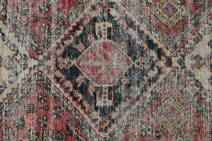 brown Medium rug 4' 9" x 6' 4"