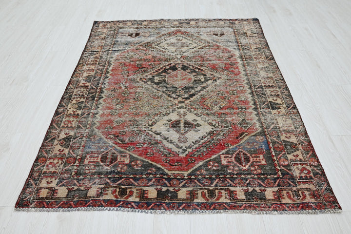 brown Medium rug 4' 9" x 6' 4"