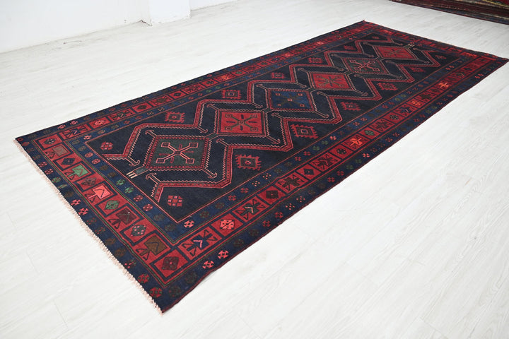 blue Large rug 4' 11" x 11' 4"