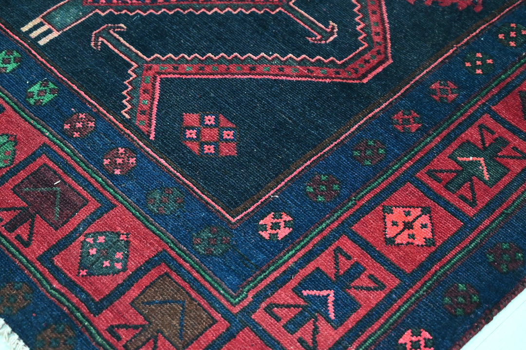 blue Large rug 4' 11" x 11' 4"