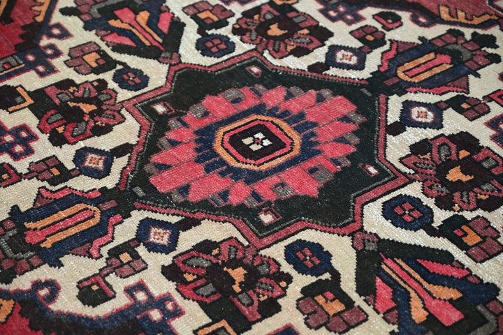 red Medium rug 5' 2" x 8' 6"