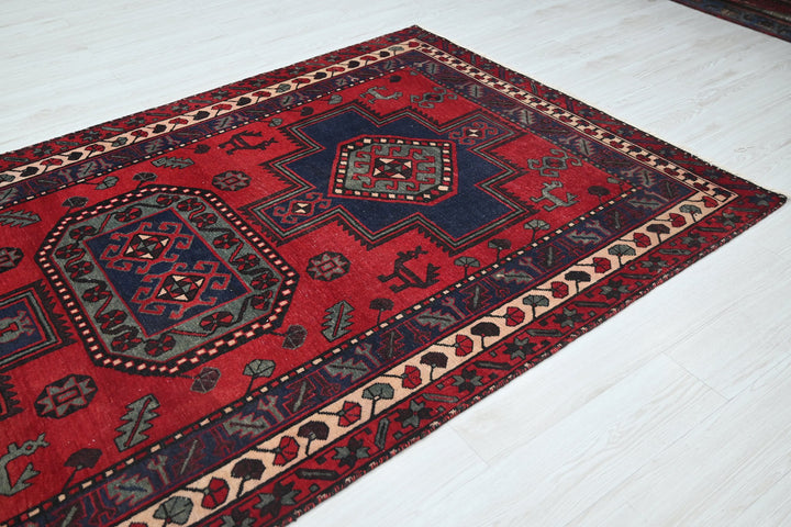 red Runner rug 4' 11" x 13' 1"