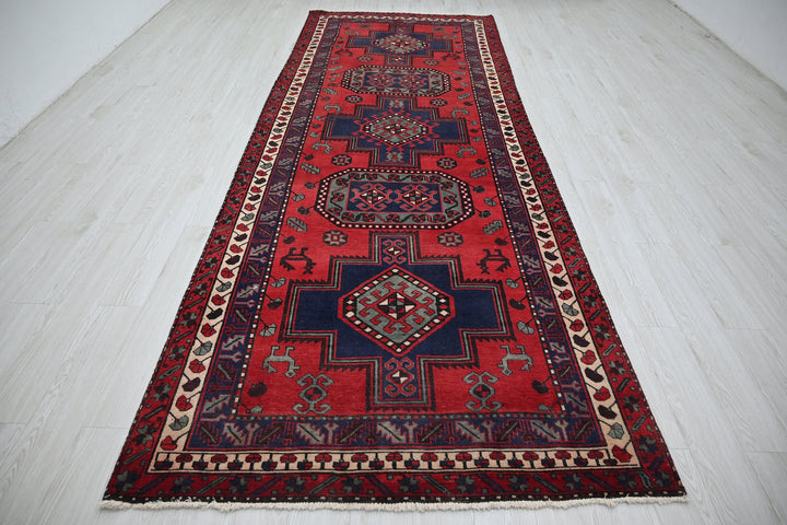 red Runner rug 4' 11" x 13' 1"