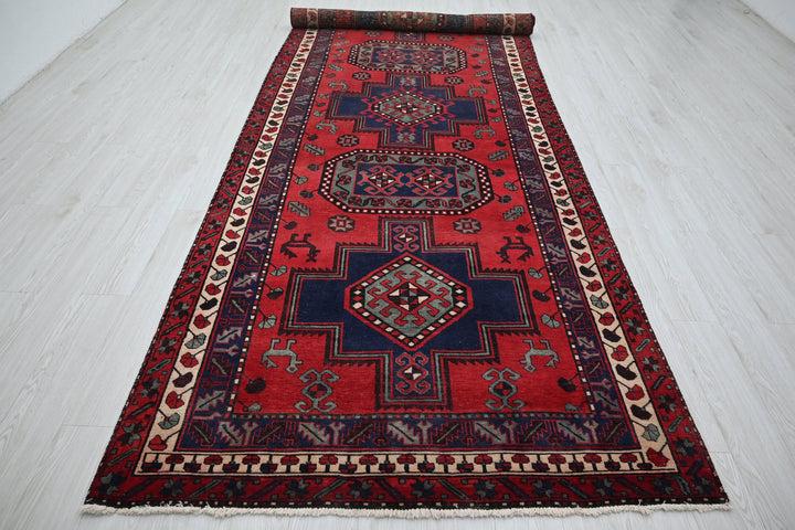 red Runner rug 4' 11" x 13' 1"