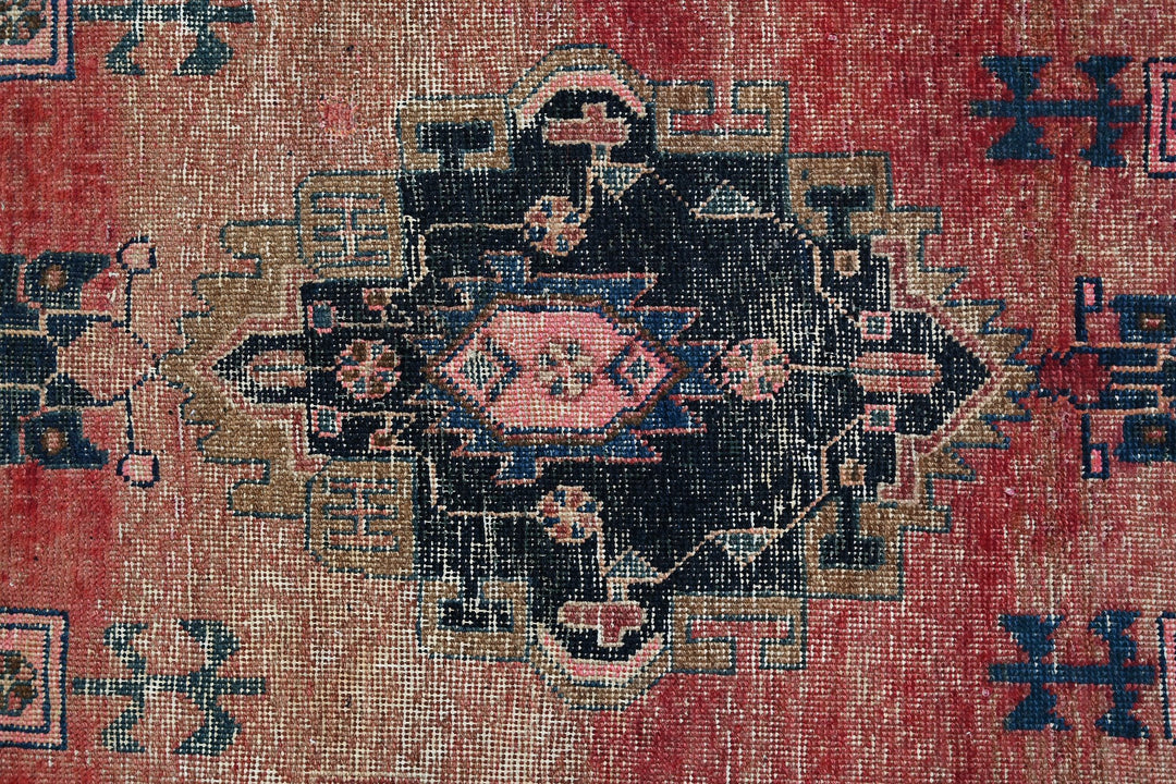 red Medium rug 4' 8" x 9' 2"