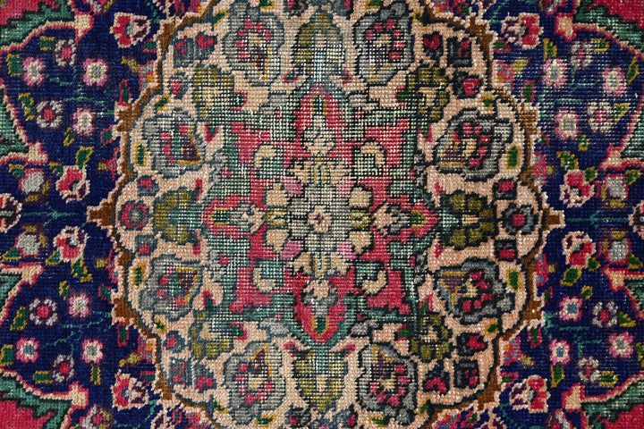 red Medium rug 4' 10" x 7' 9"