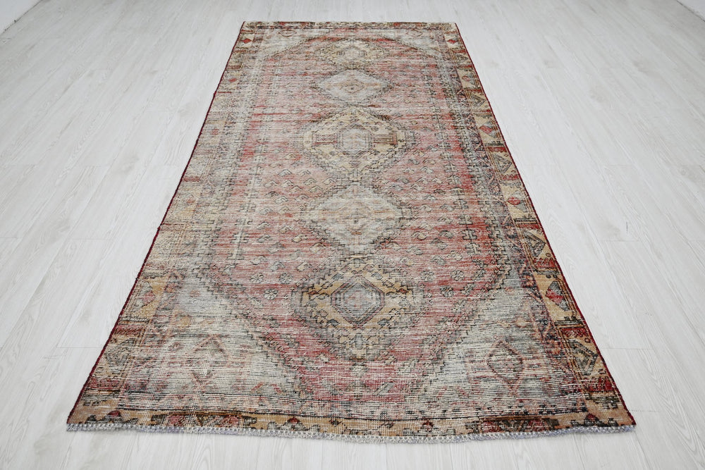 brown Medium rug 4' 5" x 9' 0"