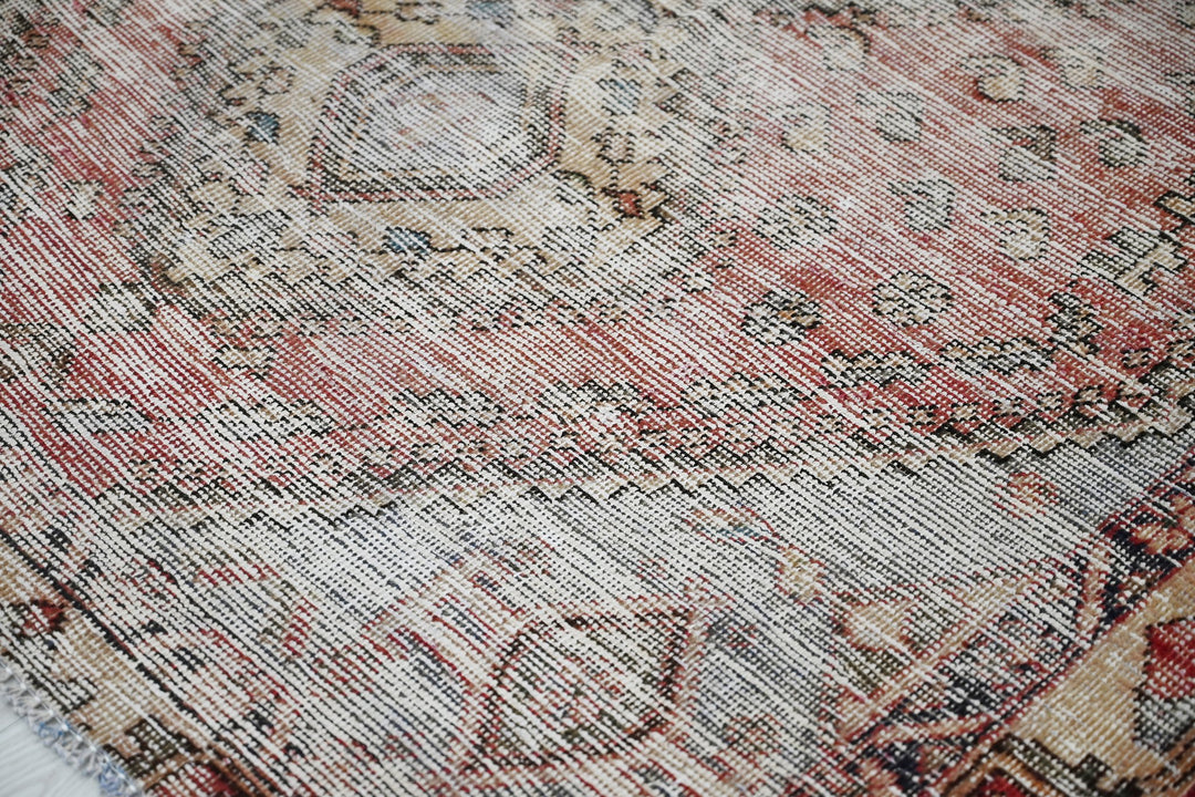brown Medium rug 4' 5" x 9' 0"