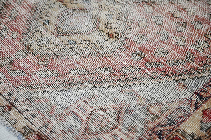 brown Medium rug 4' 5" x 9' 0"