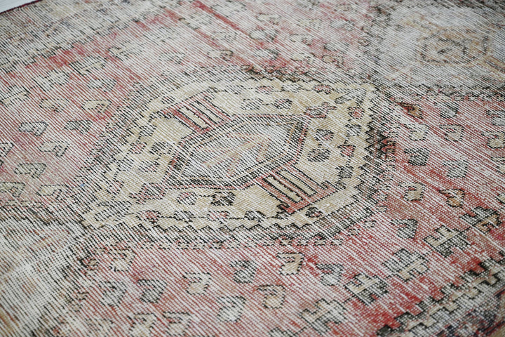 brown Medium rug 4' 5" x 9' 0"