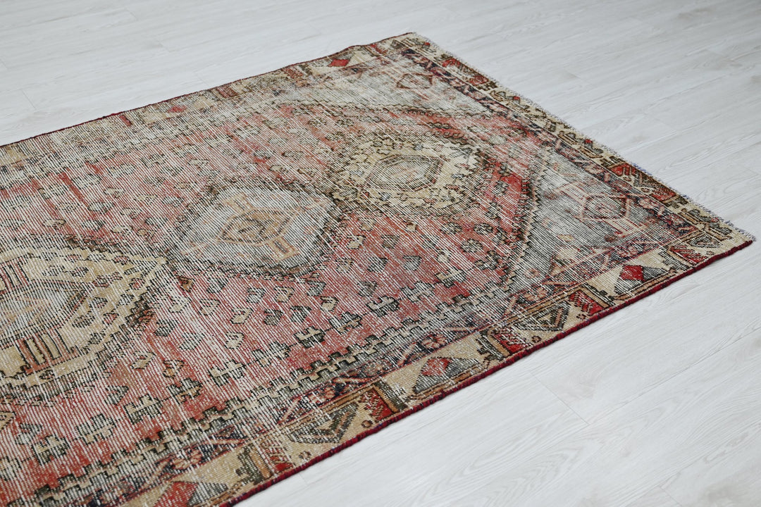brown Medium rug 4' 5" x 9' 0"