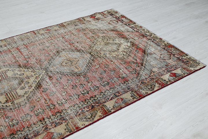 brown Medium rug 4' 5" x 9' 0"