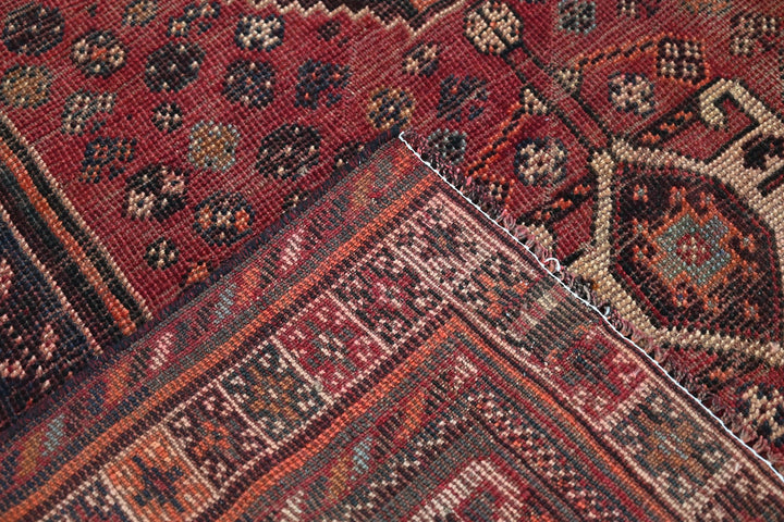 red Medium rug 5' 0" x 7' 9"