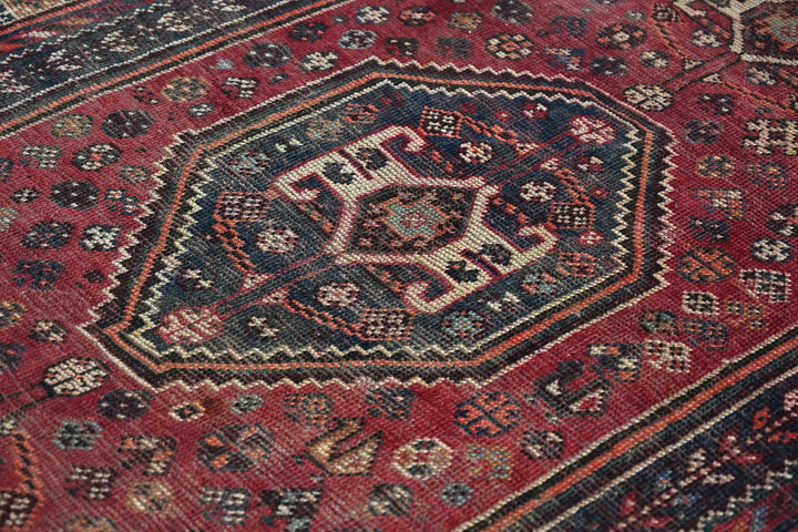red Medium rug 5' 0" x 7' 9"