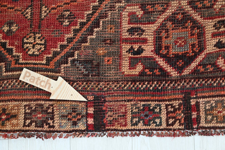red Medium rug 5' 0" x 7' 9"