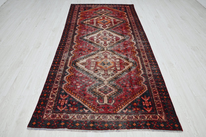 red Runner rug 4' 5" x 9' 6"