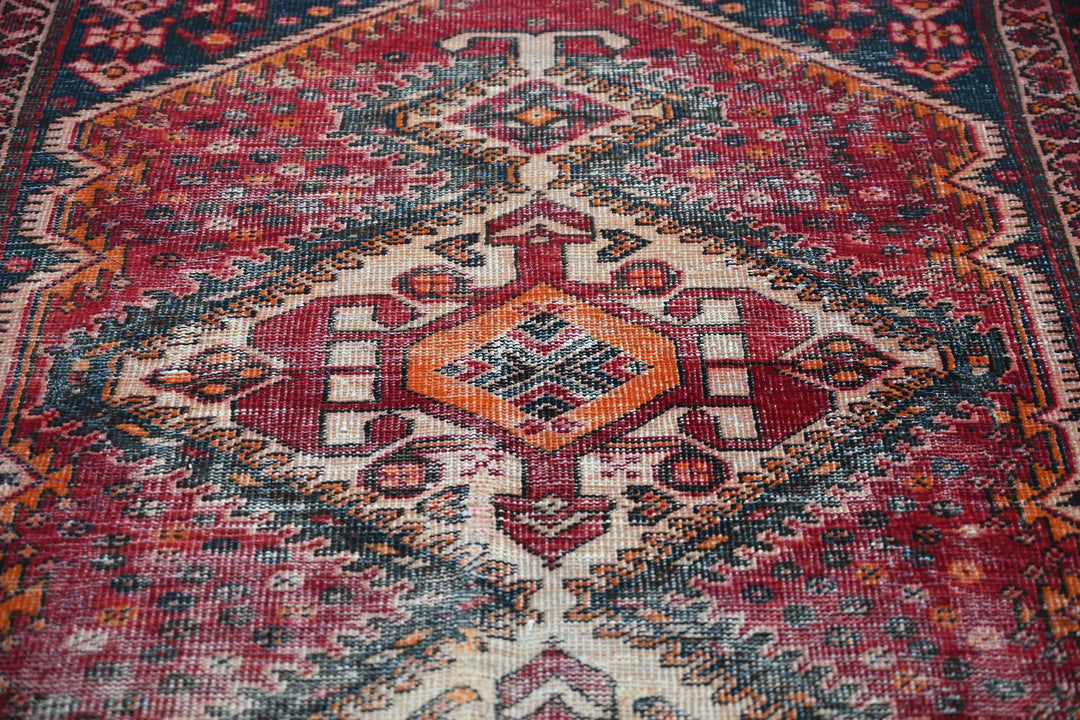red Runner rug 4' 5" x 9' 6"