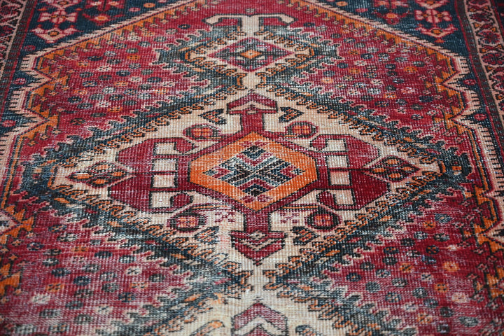 red Runner rug 4' 5" x 9' 6"