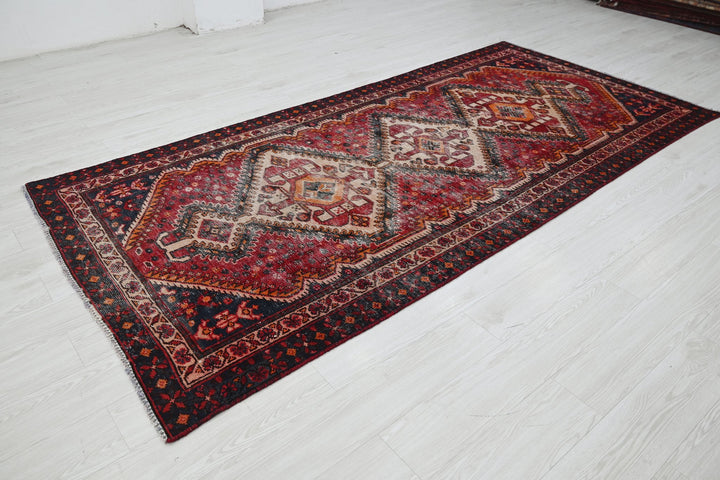 red Runner rug 4' 5" x 9' 6"