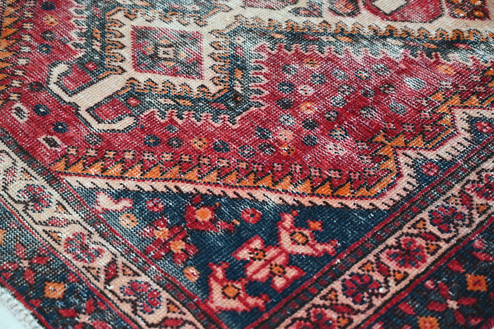 red Runner rug 4' 5" x 9' 6"