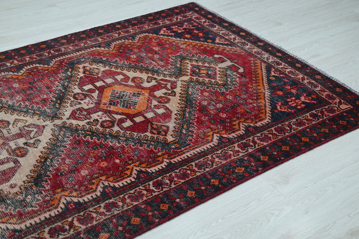 red Runner rug 4' 5" x 9' 6"