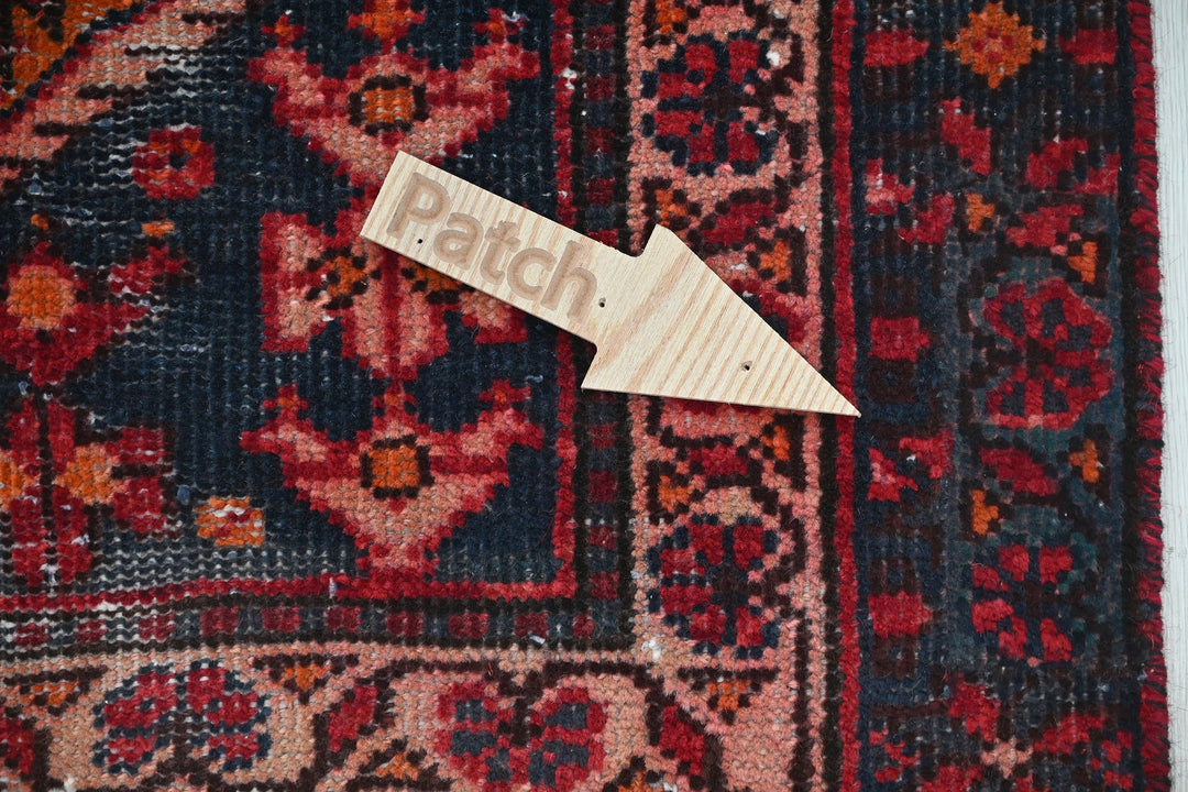 red Runner rug 4' 5" x 9' 6"