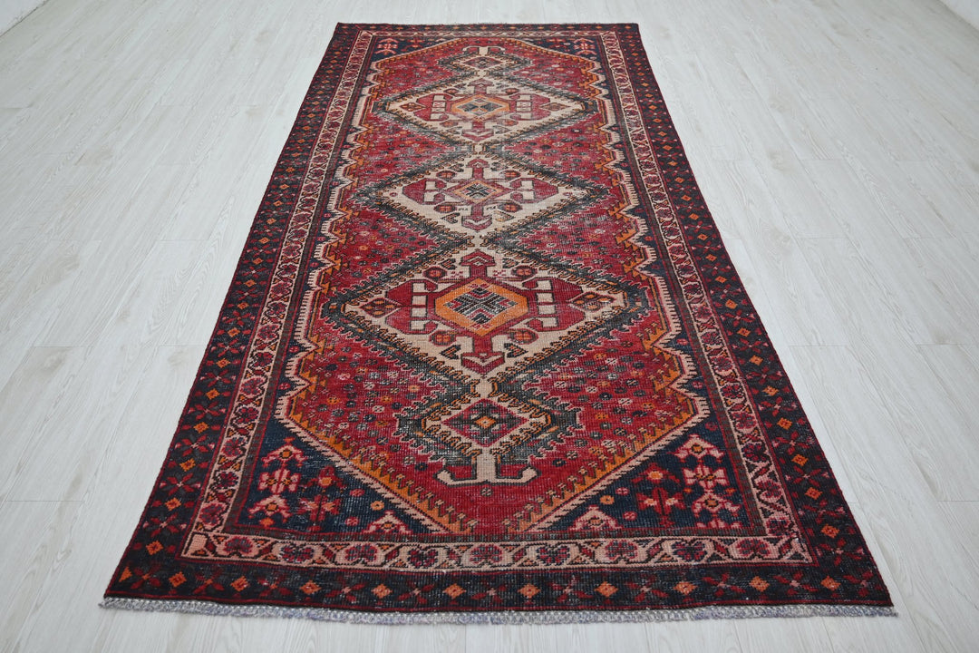red Runner rug 4' 5" x 9' 6"