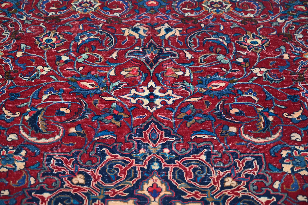 red Medium rug 4' 11" x 8' 10"