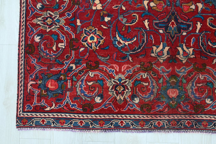 red Medium rug 4' 11" x 8' 10"
